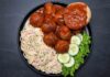 Albóndigas Guisadas con Espagueti Blanco